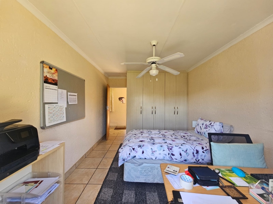 5 Bedroom Property for Sale in Miederpark North West